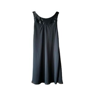 Beaded sleeveless chiffon feel White House black market party dress. size 0.